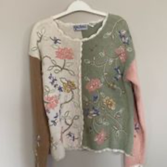 Vintage 90s Gina Peters floral knit embroidered sweater - Picture 2 of 8